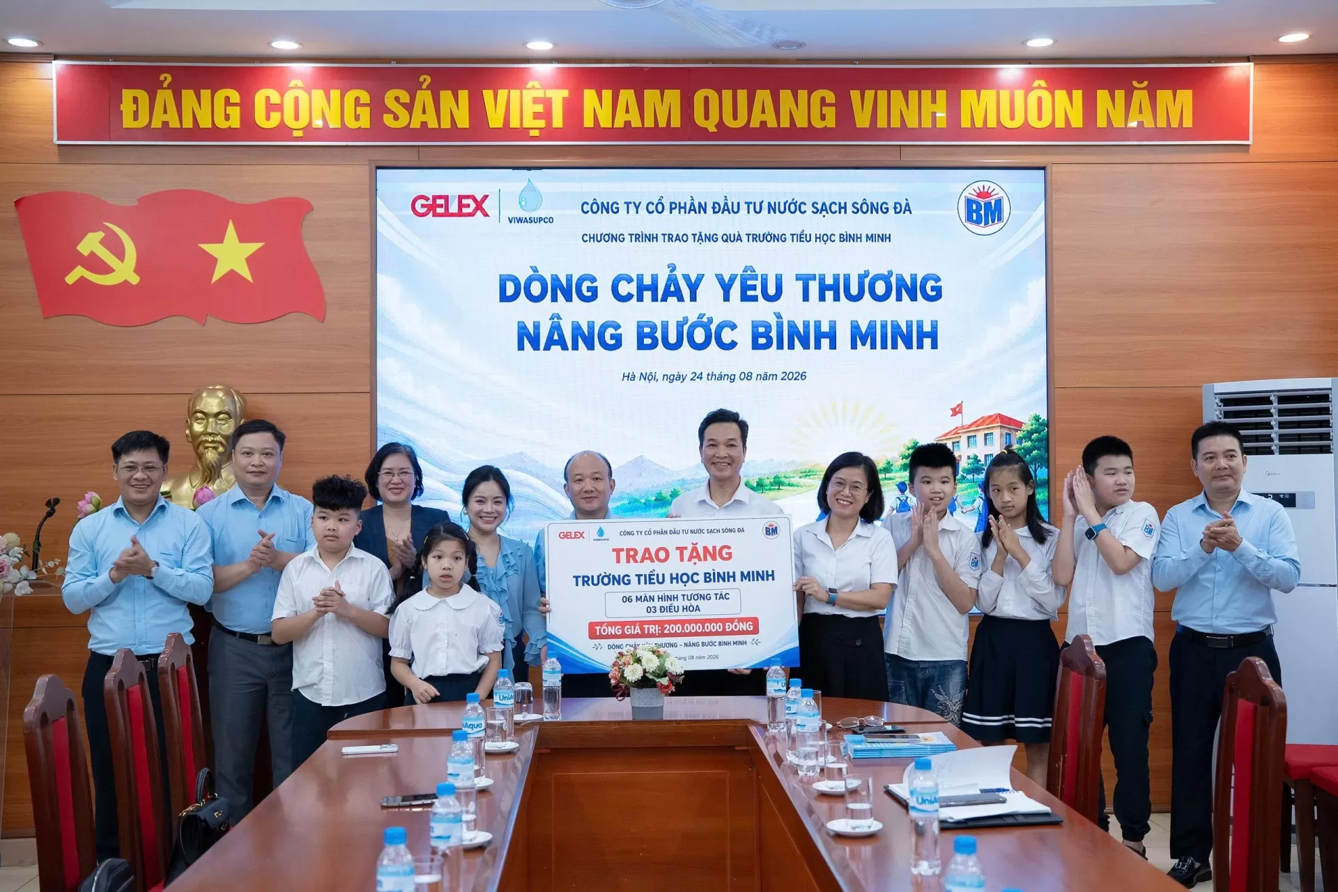VIWASUPCO tặng quà đặc biệt đầu năm học mới